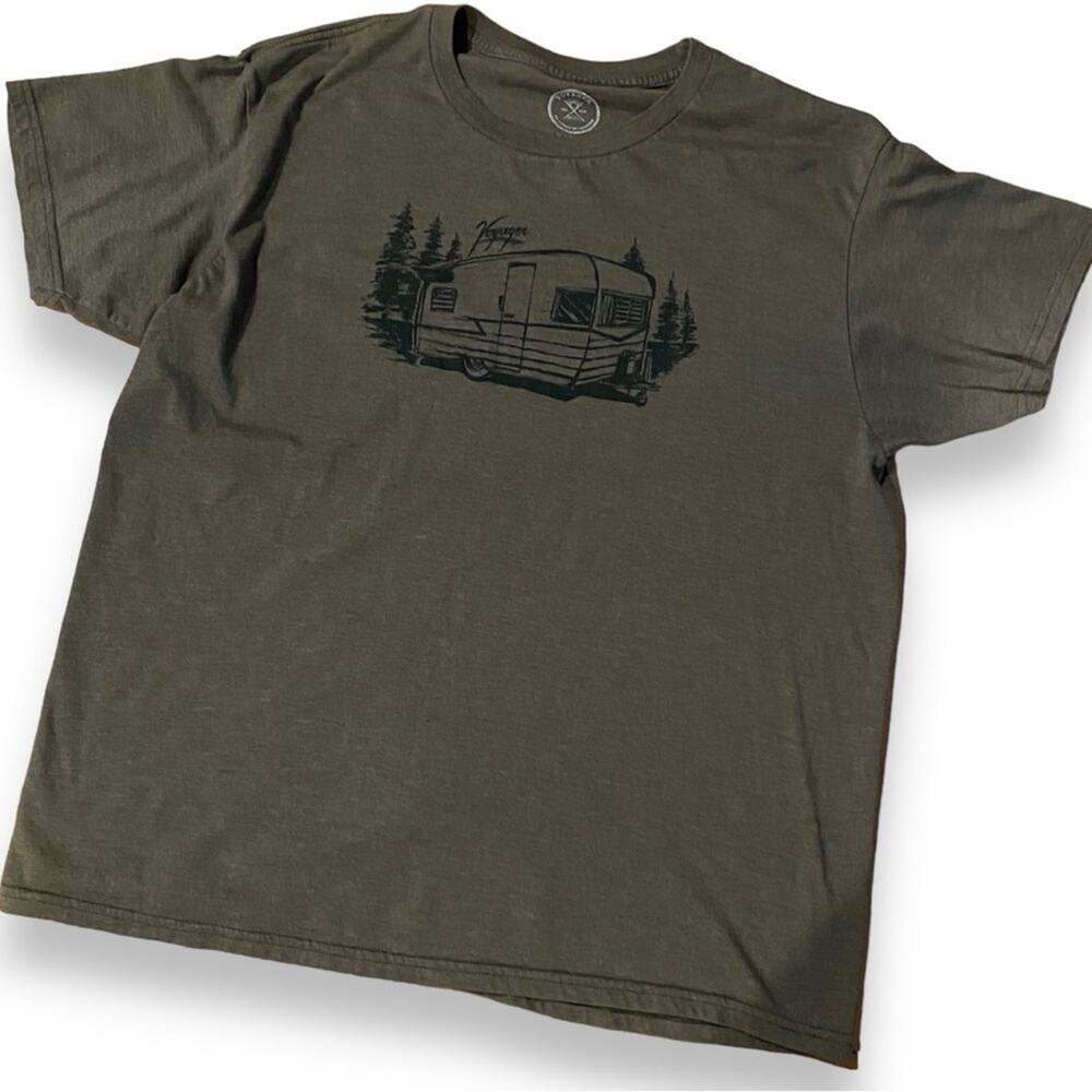 VOYAGER The Pursuit of Adventure Tee Size Extra Large XL Olive Green Camper